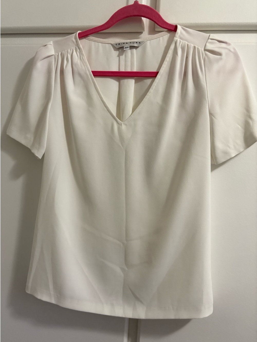 Trina Turk White V-Neck Short Sleeve Blouse